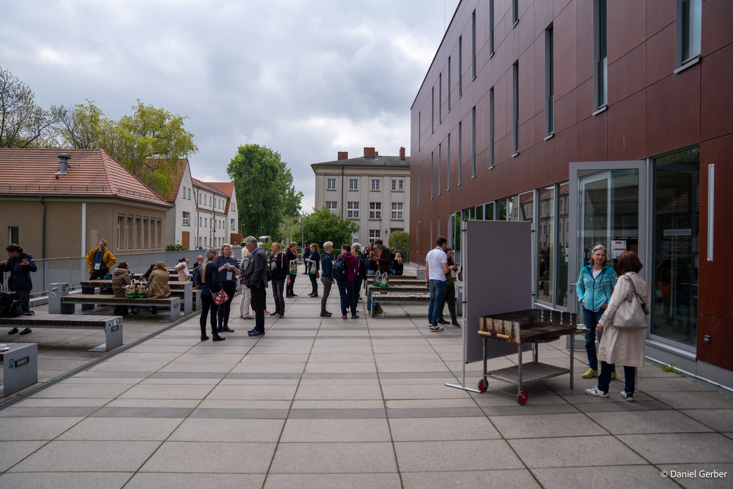 Kaffeepause auf dem Uni Innenhof